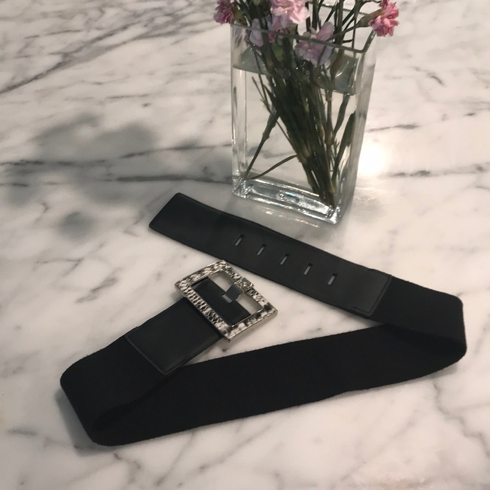 NWT Black stretchy buckle belt.
